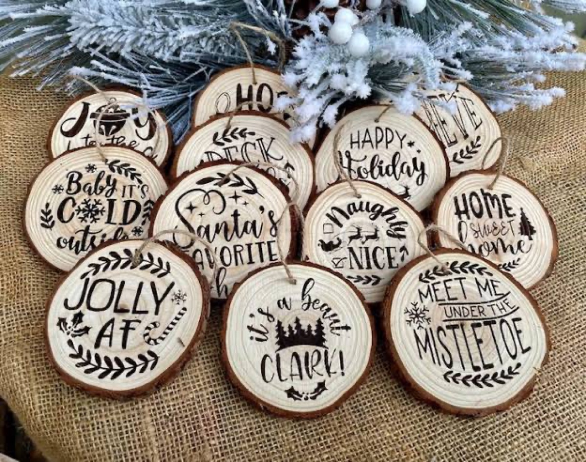 Wood slice holiday ornament set